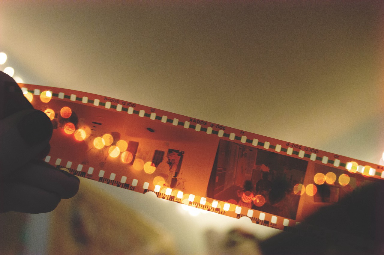 Storytelling as a Cinematic Antithesis