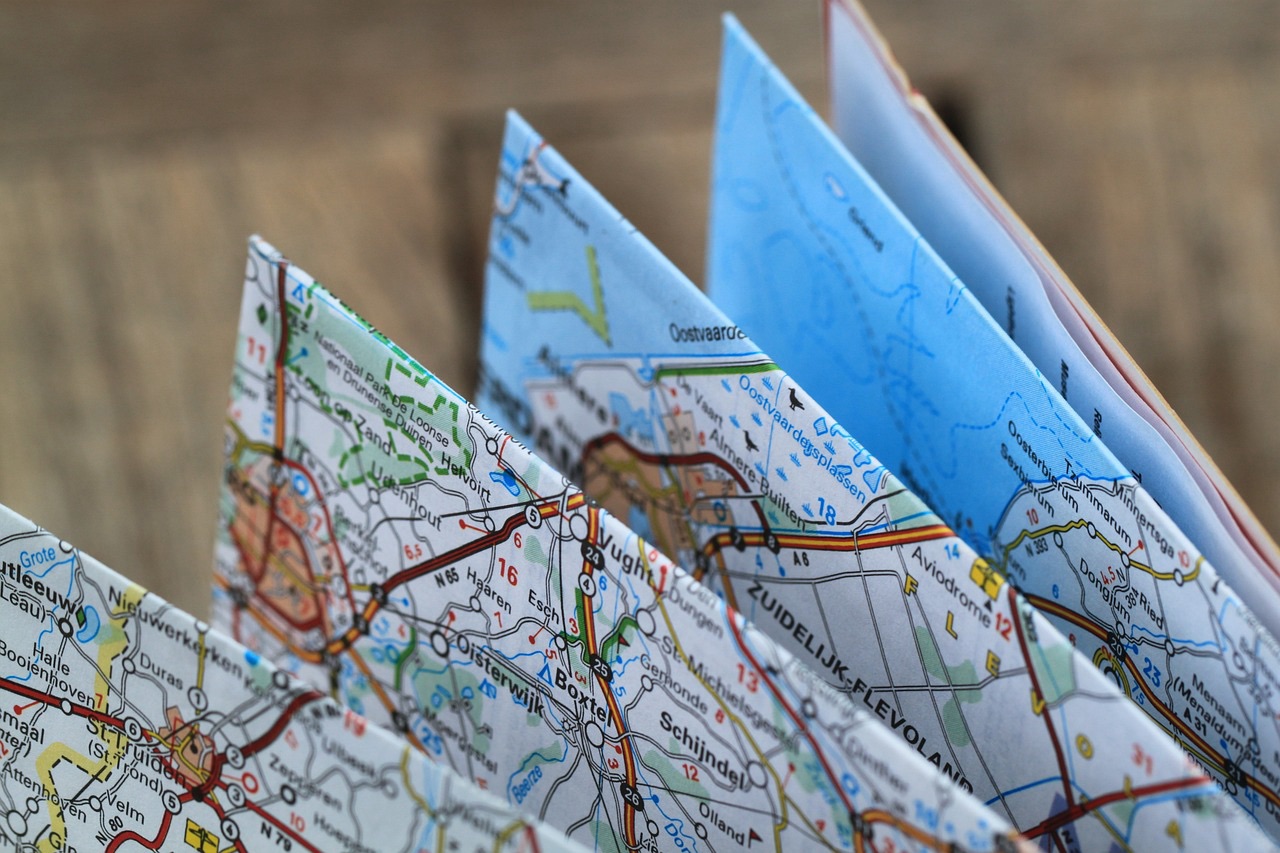 Tracing the World by Hand