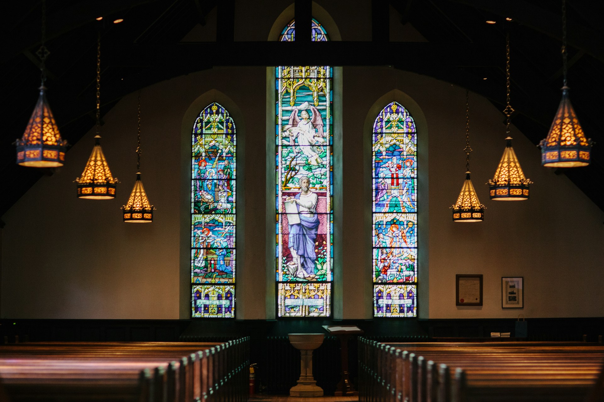 Contemplation Beyond the Divide Between Religion and Spirituality